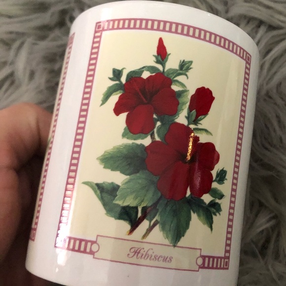 Hilo Hattie Tropical flowers Mug - Picture 3 of 5